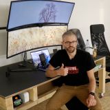 Schreibtisch bauen mit riesiger Monitorhalterung